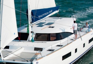  Viaje en catamarán Nautitech 